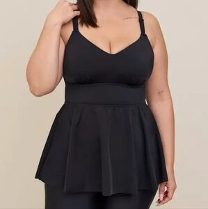 NEW Torrid Black Wire-Free Racerback Tankini Top Size 1 D/DD